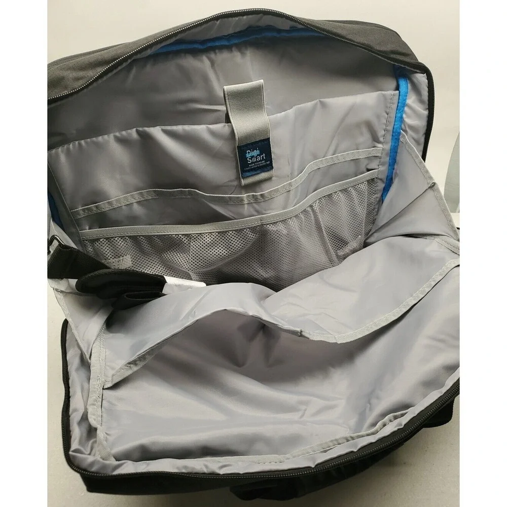 Bagsmart 17.3 Inch Expandable Laptop Computer Bag w/Luggage Strap Black